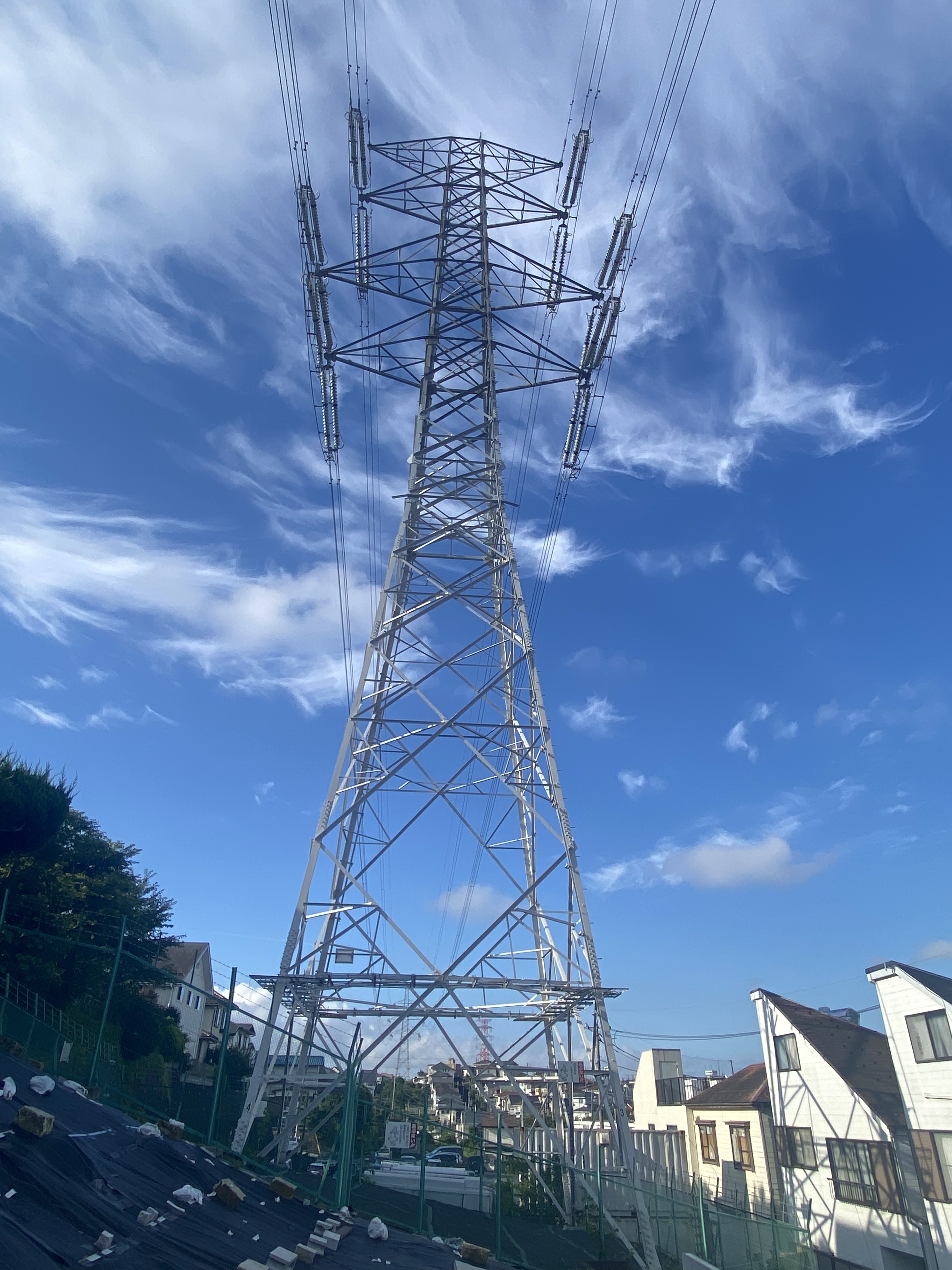 送電線下　建物建築